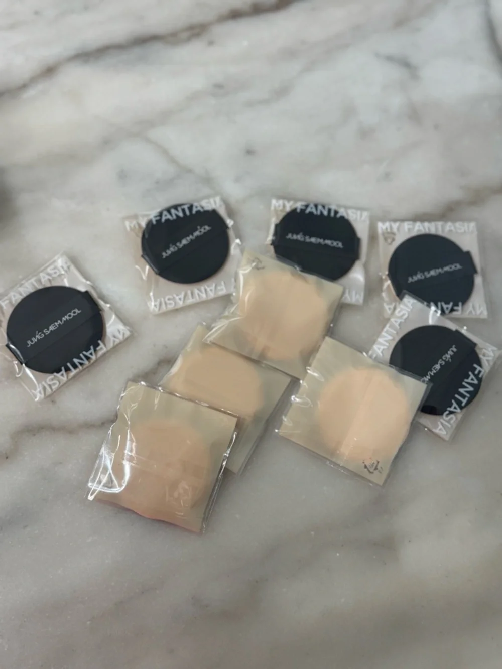 Jung Saem Mool Cushion Puffs - Beige Packaging